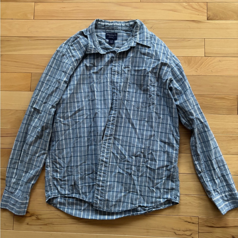 American Eagle men’s long sleeve button up size L
